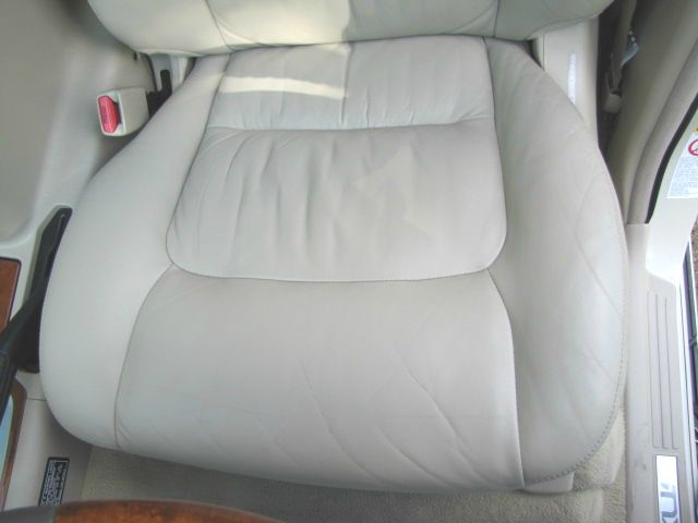 Lexus LX 470 2006 photo 2