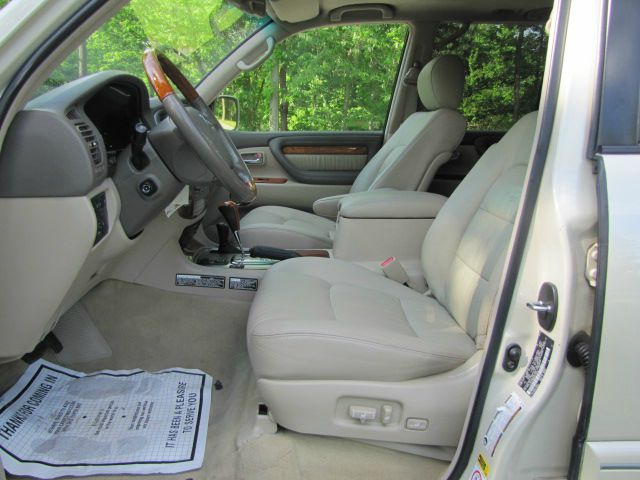 Lexus LX 470 2006 photo 23