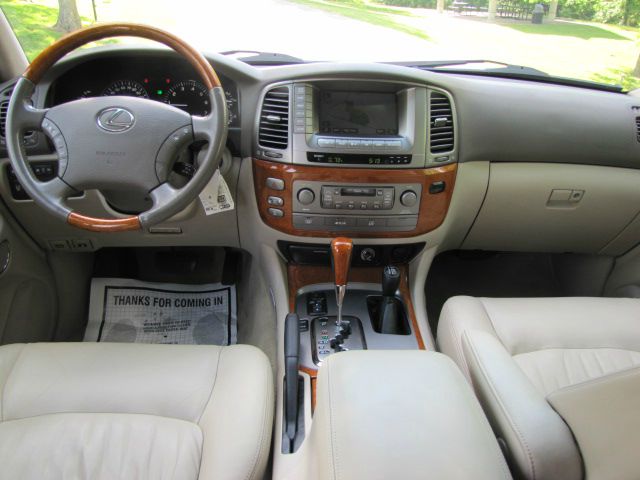 Lexus LX 470 2006 photo 30