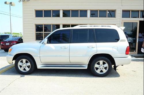 Lexus LX 470 2006 photo 2