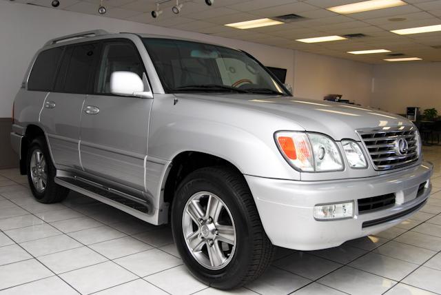 Lexus LX 470 2006 photo 2