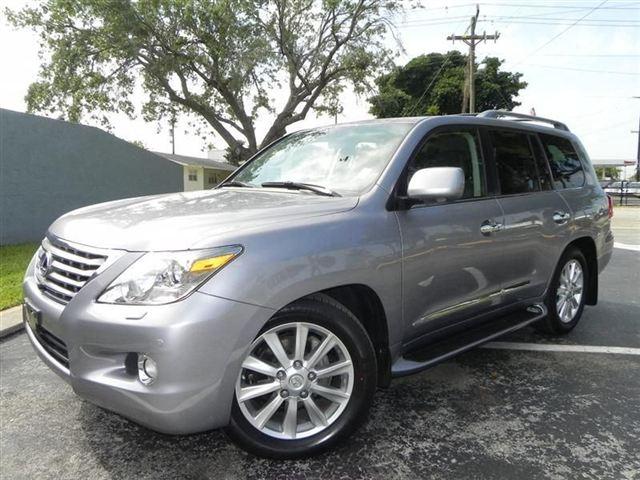 Lexus LX 570 2009 photo 2