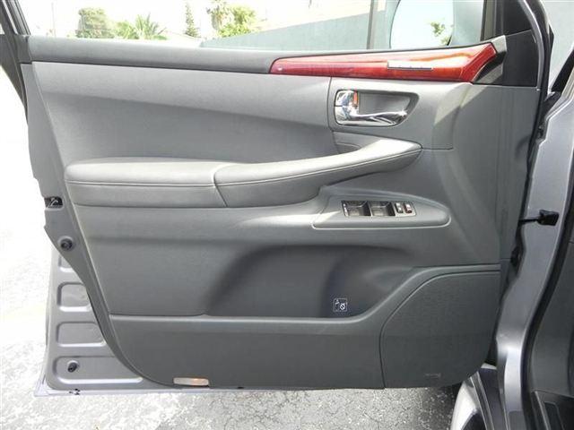 Lexus LX 570 2009 photo 4