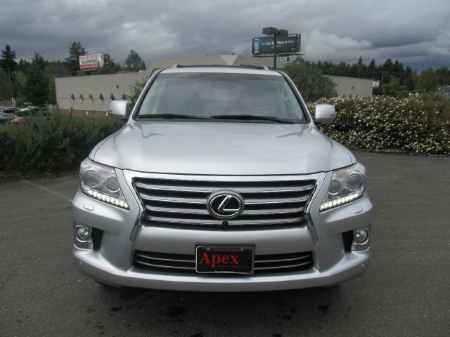 Lexus LX 570 2013 photo 20