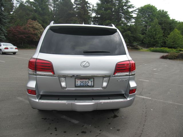 Lexus LX 570 2013 photo 6