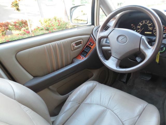 Lexus RX 300 2000 photo 3