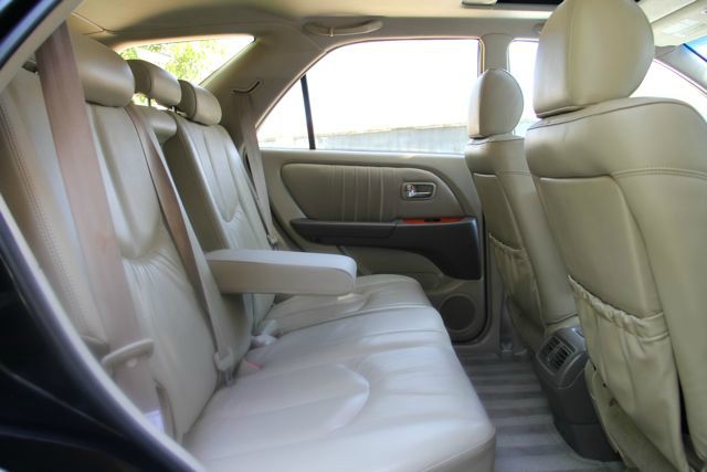 Lexus RX 300 2001 photo 2