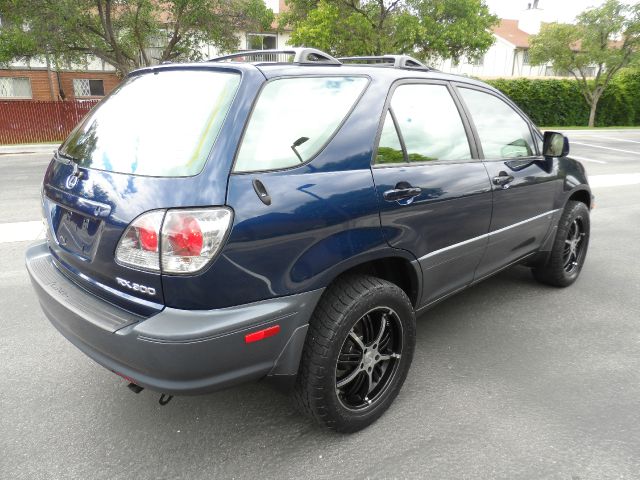 Lexus RX 300 2001 photo 2