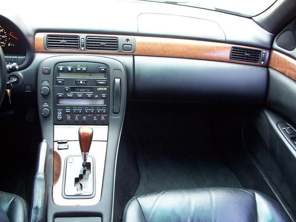 Lexus SC 300 2000 photo 2