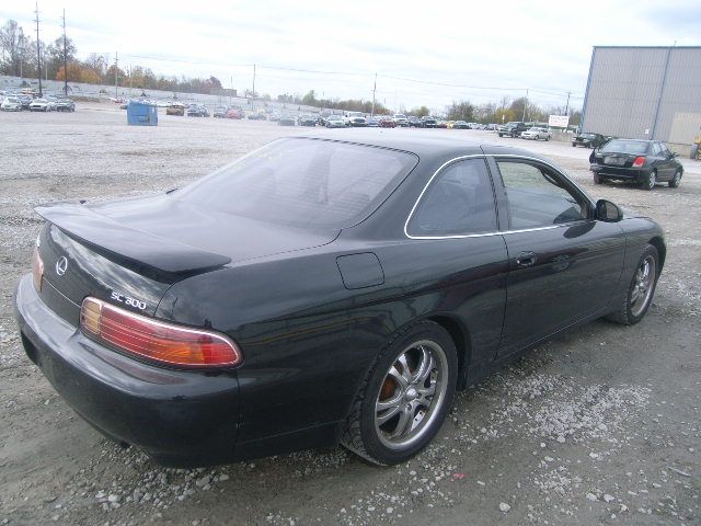 Lexus SC 300 2000 photo 2