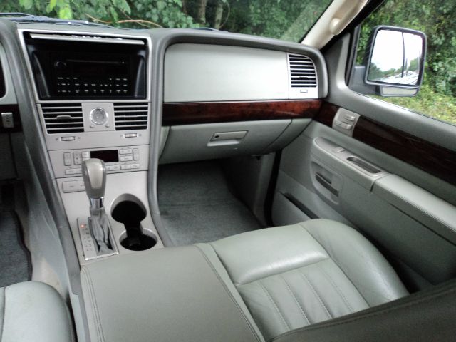 Lincoln Aviator 2003 photo 18