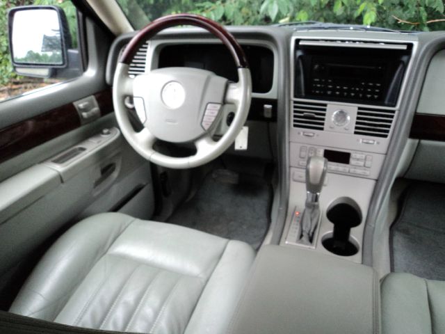 Lincoln Aviator 2003 photo 19