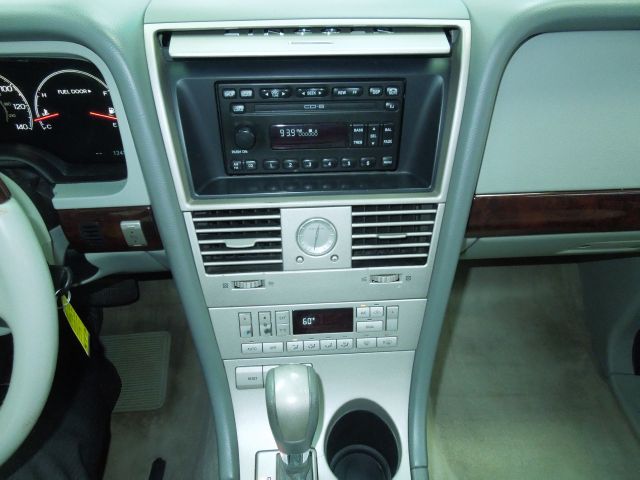 Lincoln Aviator 2003 photo 21