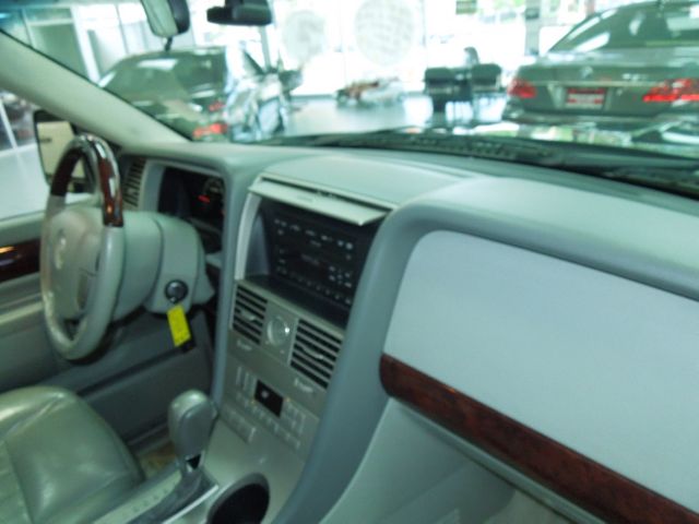 Lincoln Aviator 2003 photo 25