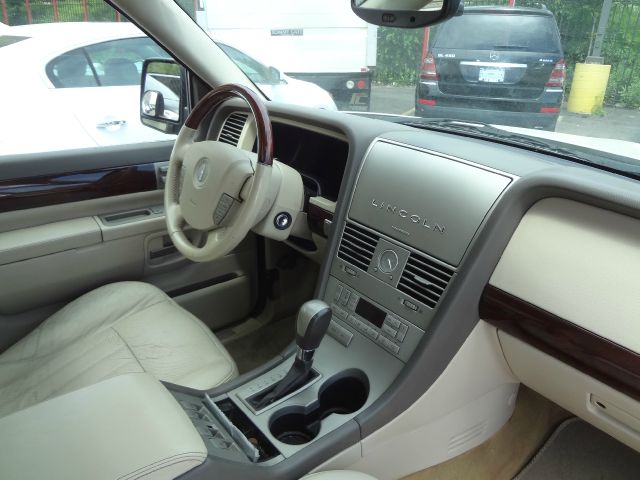 Lincoln Aviator 2004 photo 12