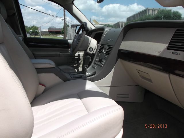 Lincoln Aviator 2004 photo 9