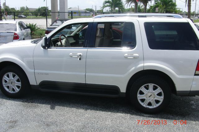 Lincoln Aviator 2004 photo 1