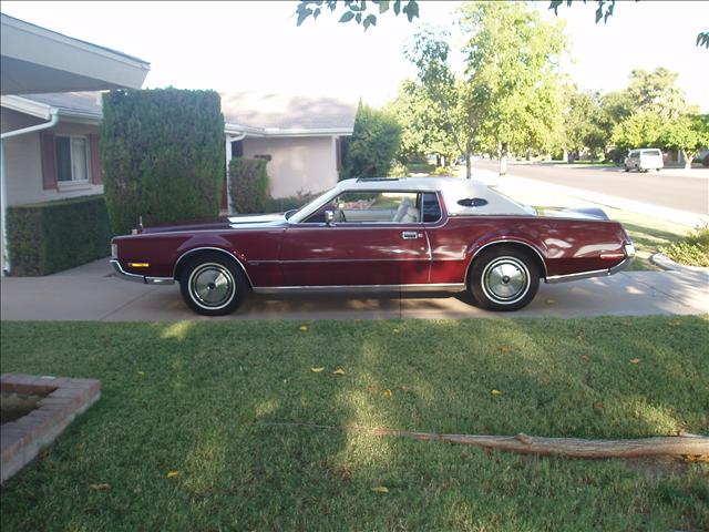 Lincoln Continental 1972 photo 3