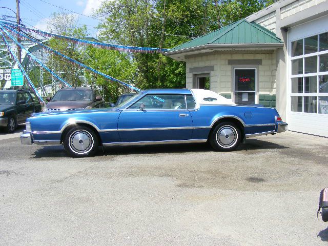 Lincoln Continental 1976 photo 23