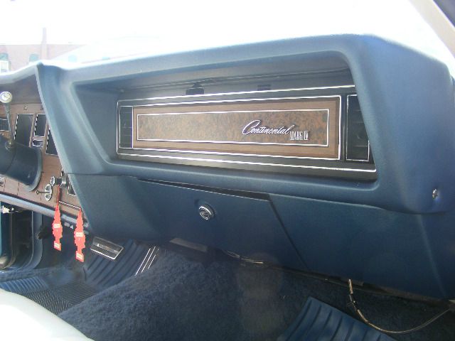 Lincoln Continental 1976 photo 43