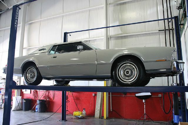 Lincoln Continental 1976 photo 33