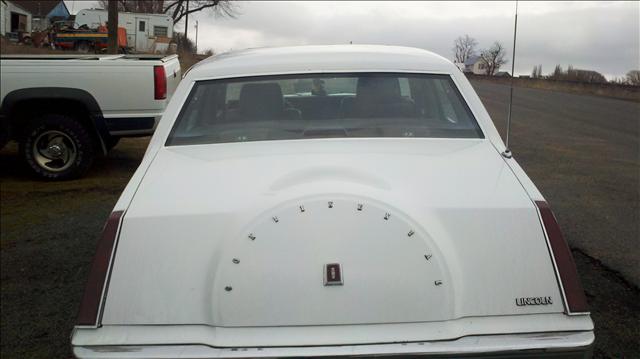 Lincoln Continental 1986 photo 2