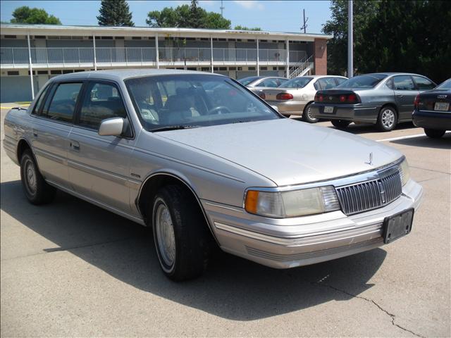 Lincoln Continental 1990 photo 2