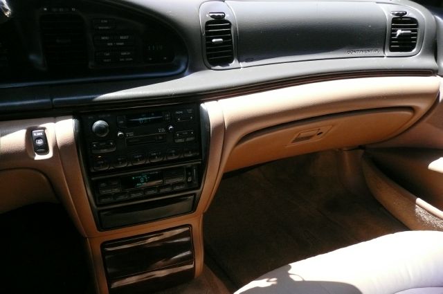 Lincoln Continental 1996 photo 6