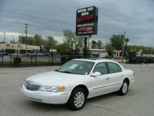 Lincoln Continental Laramie Sedan