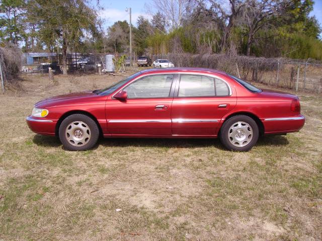 Lincoln Continental Base Sedan