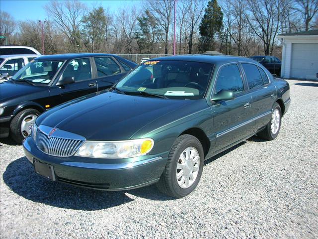 Lincoln Continental Base Sedan