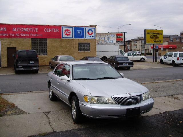 Lincoln Continental Base Sedan