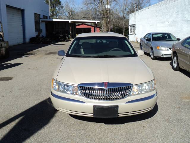 Lincoln Continental Base Sedan