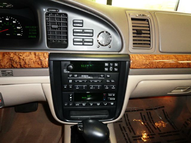 Lincoln Continental 2000 photo 18