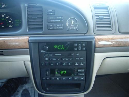 Lincoln Continental 2000 photo 3