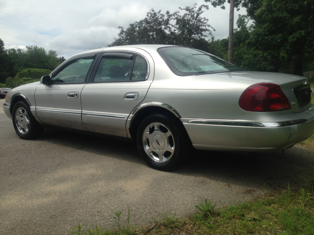 Lincoln Continental Base Sedan