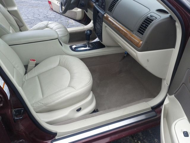 Lincoln Continental 2001 photo 16