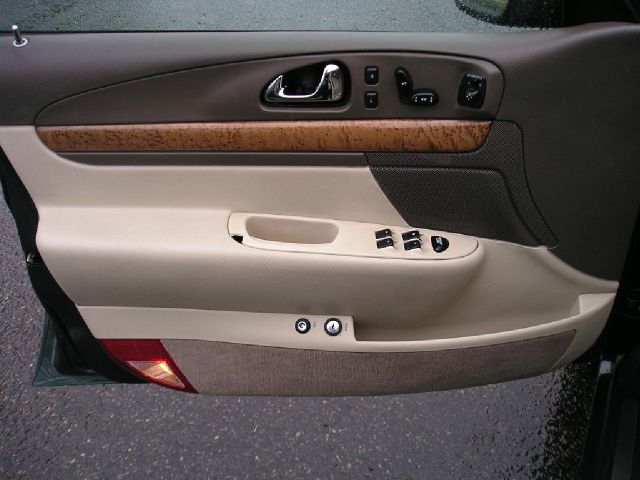 Lincoln Continental 2001 photo 11