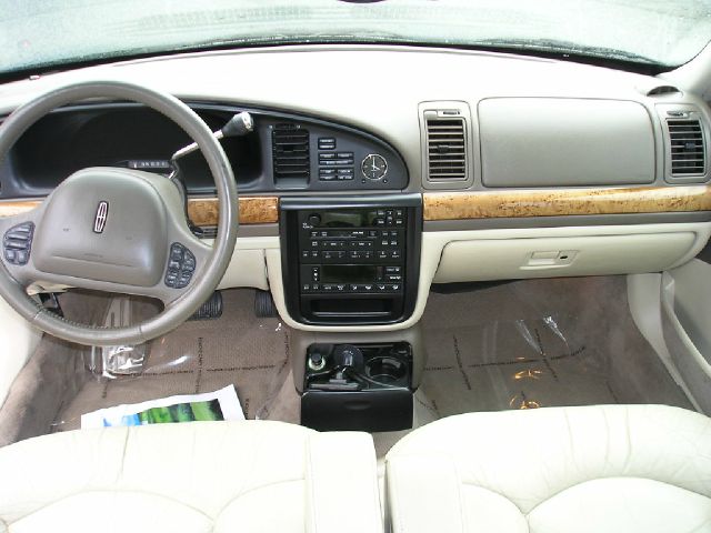 Lincoln Continental 2001 photo 12