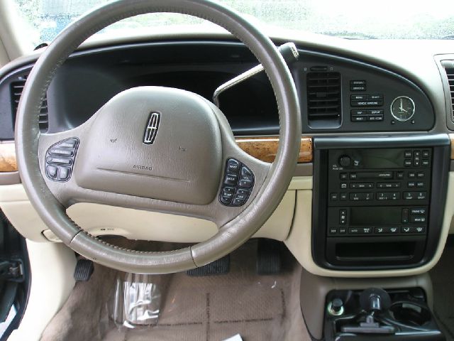 Lincoln Continental 2001 photo 14