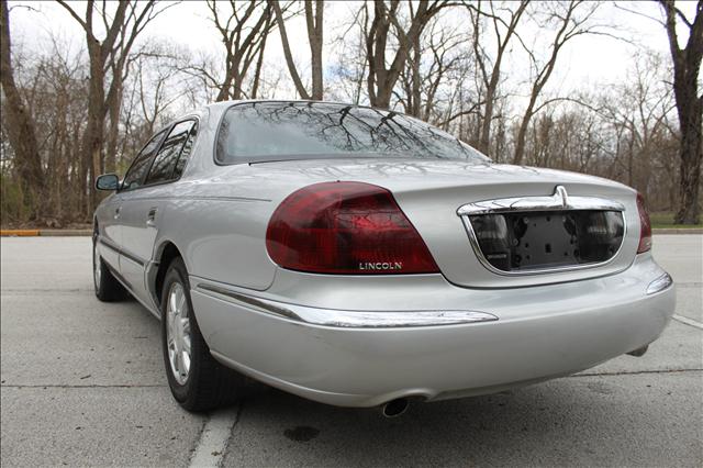 Lincoln Continental 2002 photo 3