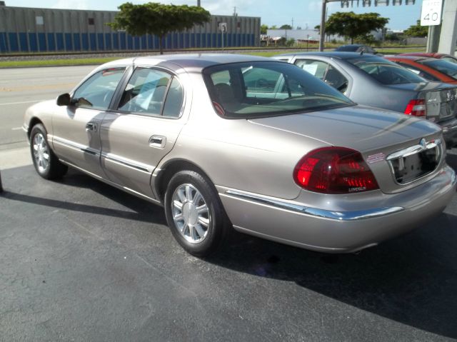 Lincoln Continental 2002 photo 0