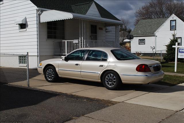 Lincoln Continental 2002 photo 1