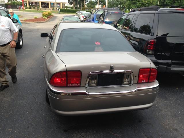 Lincoln LS SE-R Sedan