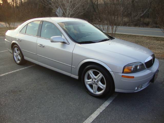 Lincoln LS SE-R Sedan