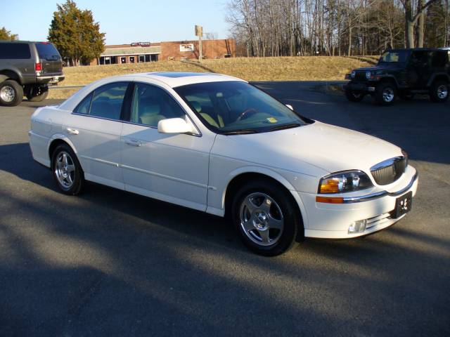 Lincoln LS SE-R Sedan