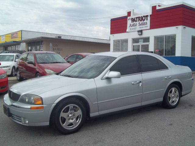 Lincoln LS 2001 photo 3