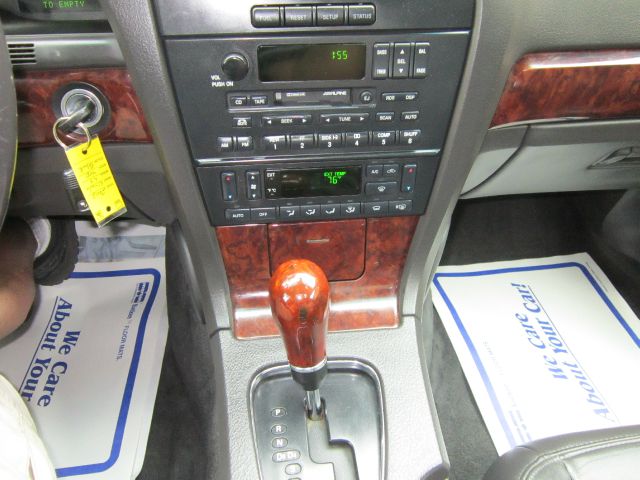 Lincoln LS 2002 photo 11