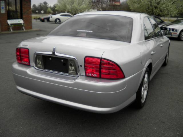 Lincoln LS SE-R Sedan