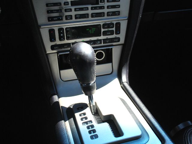 Lincoln LS 2004 photo 2